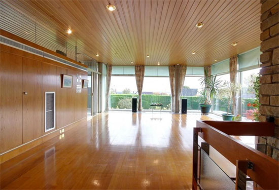 1960s Elsworth Sykes-designed Garth House midcentury property in North Ferriby, East Yorkshire