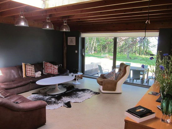 hut3 Hut Architecture-designed four-bedroom modernist property in Peasmarsh, East Sussex