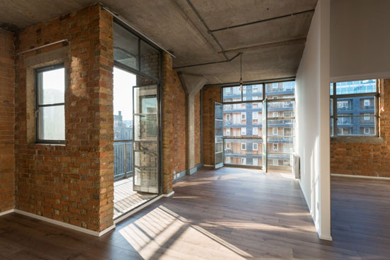 Apartment in the Davy Smith-converted Royle Building in London N1