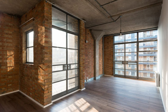 Apartment in the Davy Smith-converted Royle Building in London N1