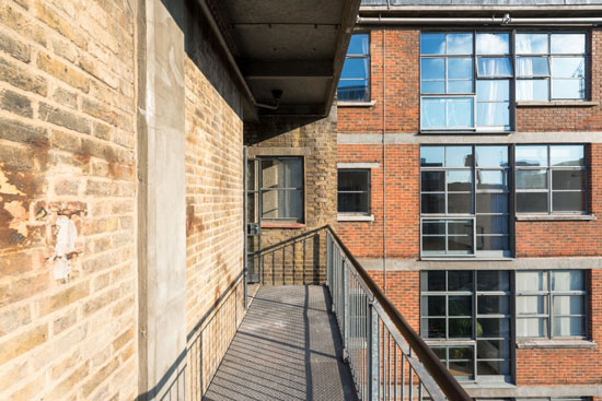 Apartment in the Davy Smith-converted Royle Building in London N1