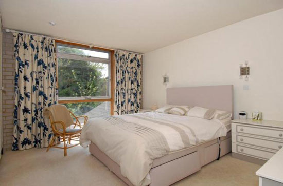 ig4 Five-bedroom 1960s modernist house in Loughton, Essex
