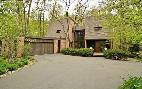 1960s midcentury modern property in Highland Park, Illinois, USA