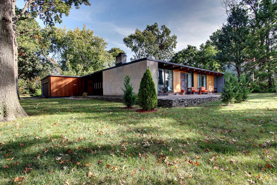 1960s midcentury modern property in Quincy, Illinois, USA
