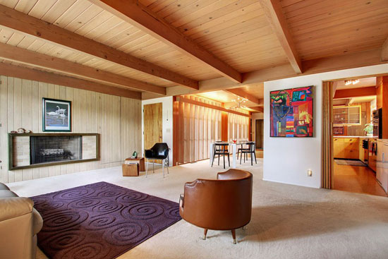 1960s midcentury modern property in Quincy, Illinois, USA