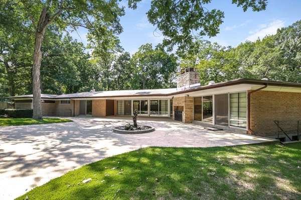 1950s Anton E. Kampf midcentury modern house in Lake Forest, Illinois, USA