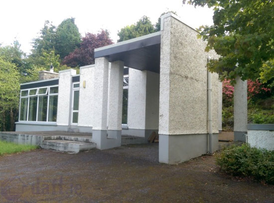 Up for auction: 1960s Kelly, Barry & Associates-designed modernist property in Dromgarriff, County Cork, Ireland