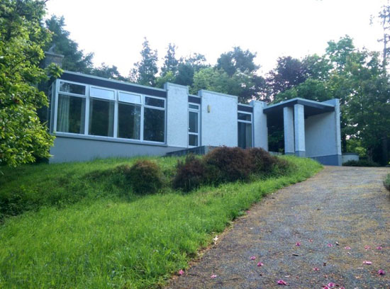 1960s Kelly, Barry & Associates-designed modernist property in Dromgarriff, County Cork, Ireland