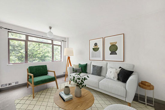 Apartment in the 1930s Wells Coates Isokon Building, London NW3