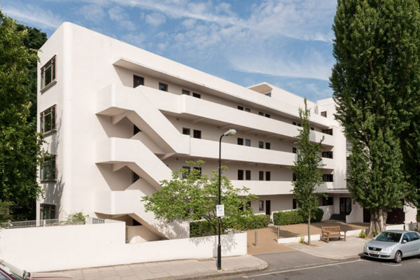 The Penthouse in the 1930s Wells Coates-designed Isokon Building in London NW3