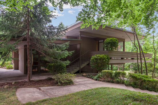 James Taylor’s 1950s midcentury home in Chapel Hill, North Carolina