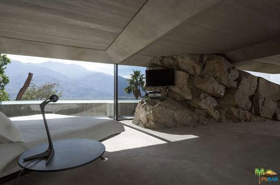 Bond classic for sale: 1960s John Lautner-designed Elrod House in Palm Springs, California, USA