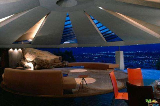Bond classic for sale: 1960s John Lautner-designed Elrod House in Palm Springs, California, USA