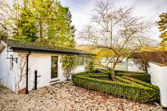 Jordleys 1960s circular modern house in Goring on Thames, Oxfordshire