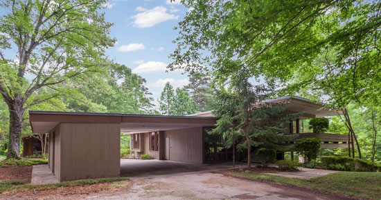 James Taylor’s 1950s midcentury home in Chapel Hill, North Carolina