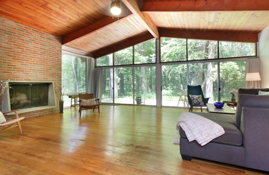 1950s Carl Koch-designed midcentury modern property in Lincoln, Massachusetts, USA