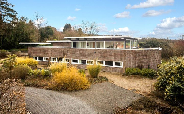 John Winter New Hill modernist property in Medstead, Hampshire