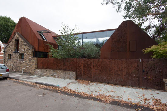 Piercy & Company-designed Kew House in Richmond Upon Thames