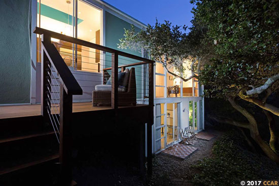 1960s midcentury modern: Edward Killingsworth-designed Spauldiong House in Oakland, California, USA