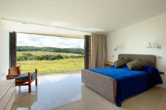 kar5 Pauline Karminski-designed earth-sheltered house in Elham Valley, Kent