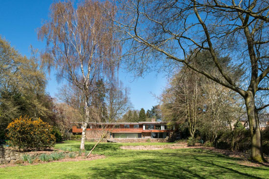 1960s Robert Harvey-designed midcentury modern property in Kenilworth, Warwickshire