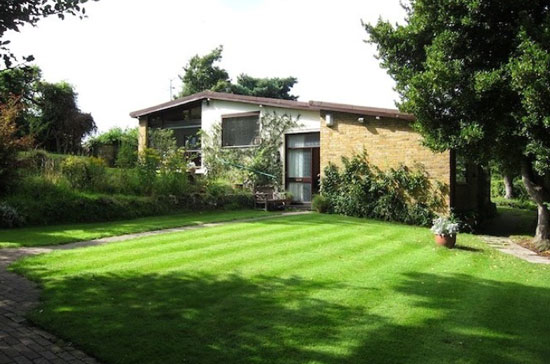 kent2 On the market: 1960s architect-designed midcentury-style property in Gravesend, Kent
