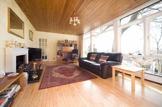 kes3 Roy Hickman-designed three-bedroom house in Keston, Kent