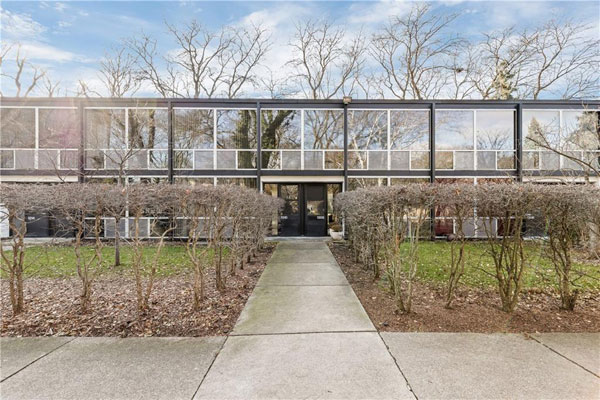 1950s Mies van der Rohe modernist townhouse in Detroit, Michigan, USA