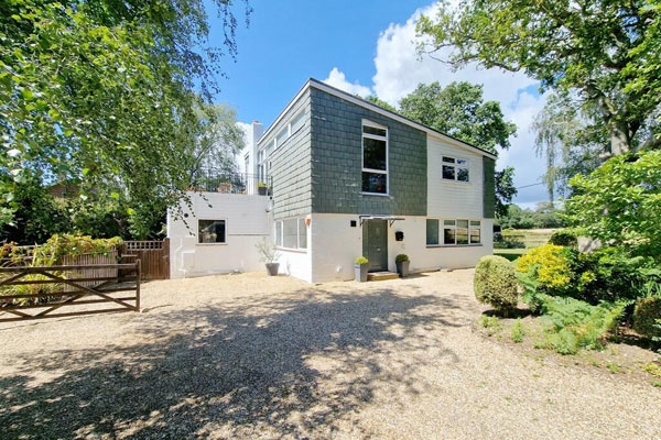 1960s Malcolm Macdonald midcentury modern house in Lymington, Hampshire