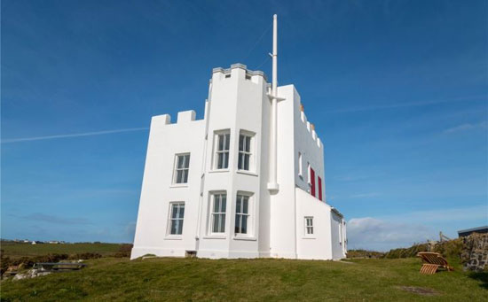 Coastal isolation: Lloyd's Signal Station on the Lizard Peninsula, Cornwall