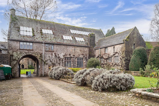 1930s William Lescaze modern house in Dartington Hall, Totnes, Devon