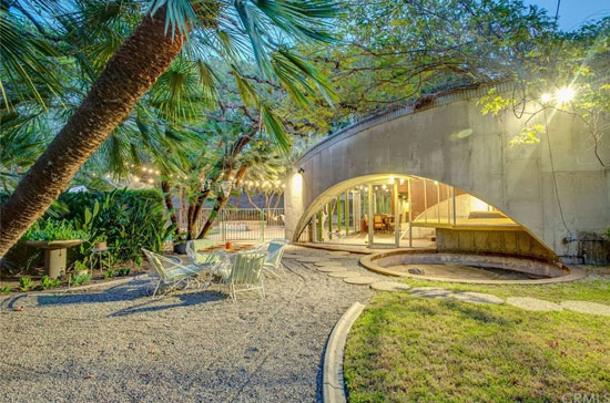 1960s modernism: John Lautner-designed Tolstoy House in Alta Loma, California, USA