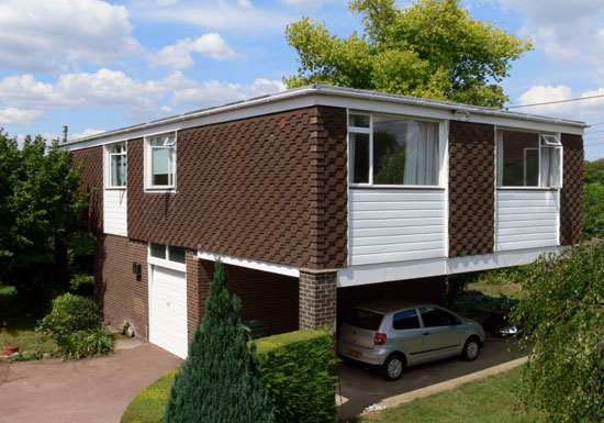 On the market: 1960s Patrick O’Keefe-designed Highland house in Langley, Kent