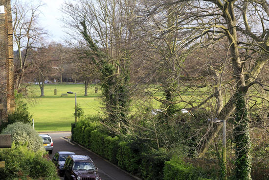 Apartment in the 1950s Stirling & Gowan Langham House Close in Richmond, Surrey