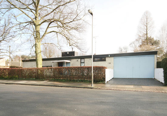 1950s Fello Atkinson and Brenda Walker-designed grade II-listed midcentury modern property in Leicester, Leicestershire