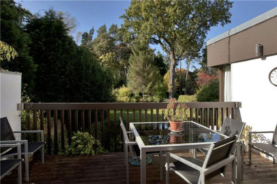 leith5 1960s Morris & Steedman-designed four-bedroom modernist property in Ravelston, Edinburgh, Midlothian