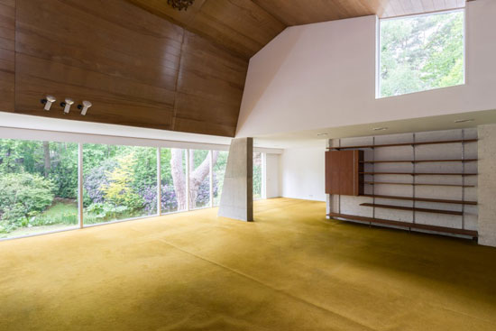 1960s Leslie Gooday-designed grade II-listed modernist property in St George's Hill, Weybridge, Surrey