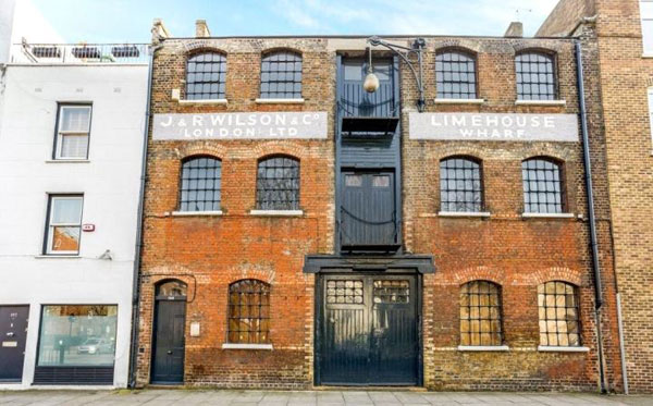 Grade II-listed conversion: Limehouse Wharf apartment in London E14