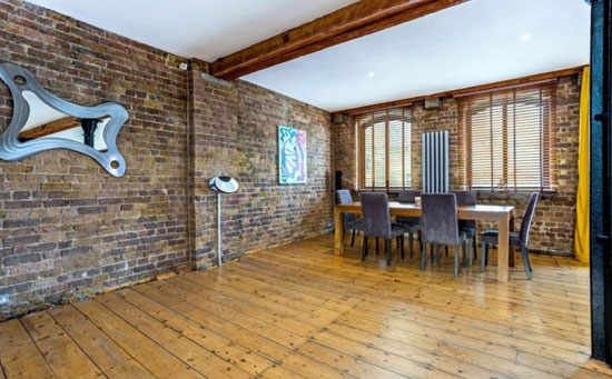 Grade II-listed conversion: Limehouse Wharf apartment in London E14