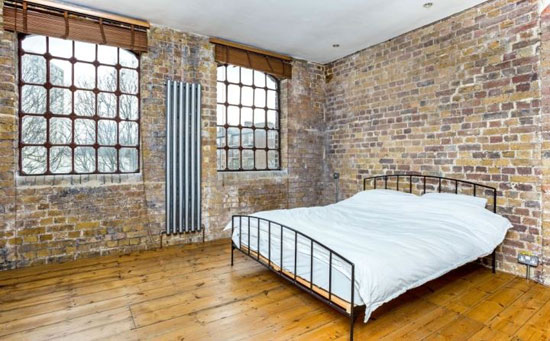 Grade II-listed conversion: Limehouse Wharf apartment in London E14