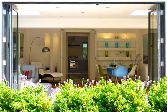 lon2 Four-bedroom contemporary modernist semi-detached house in London SE15