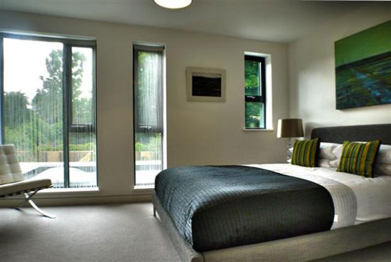 lon3 Four-bedroom contemporary modernist semi-detached house in London SE15