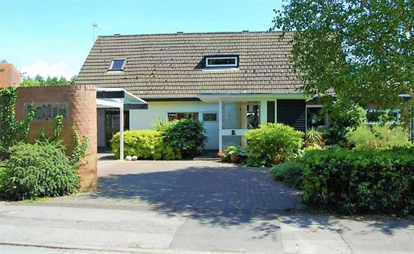 1960s modernist property in Longton, Lancashire