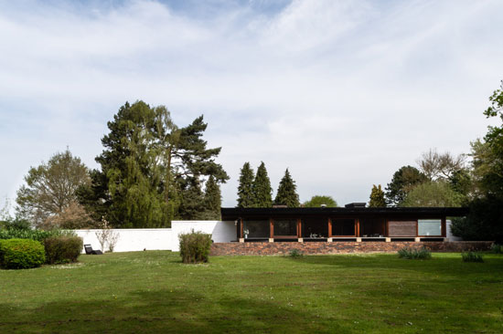 1960s Sir Philip Dowson midcentury modern house in Long Melford, Suffolk