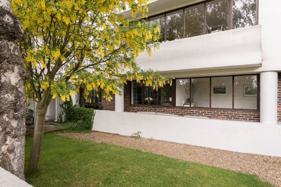 Two-bedroom apartment in the Berthold Lubetkin-designed grade I-listed Highpoint building in London N6