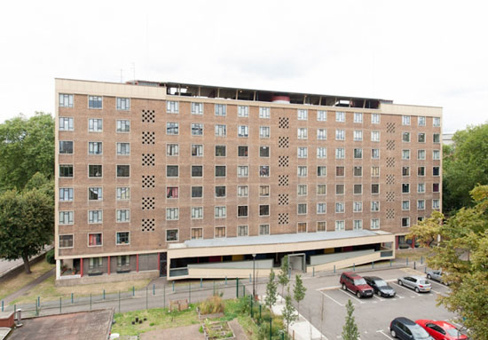 On the market: Two-bedroom flat in the Berthold Lubetkin-designed Spa Green Estate in Clerkenwell, London EC1