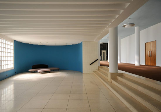 Two-bedroom apartment in the Berthold Lubetkin-designed grade I-listed Highpoint building in London N6