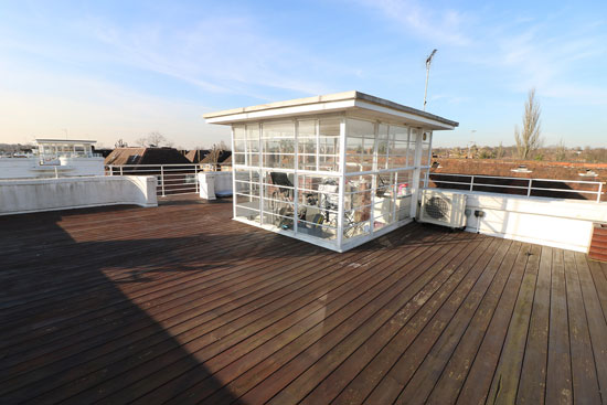 1930s grade II-listed art deco property in Lytton Close, London N2