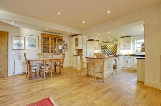 Five-bedroom contemporary modernist property in Lymington, Hampshire