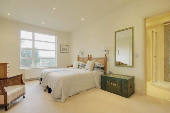 Five-bedroom contemporary modernist property in Lymington, Hampshire